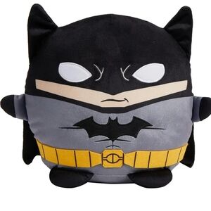 Mattel DC Cuutopia Batman Plush Toy, Super Hero Soft Rounded Pillow Doll 10-inch